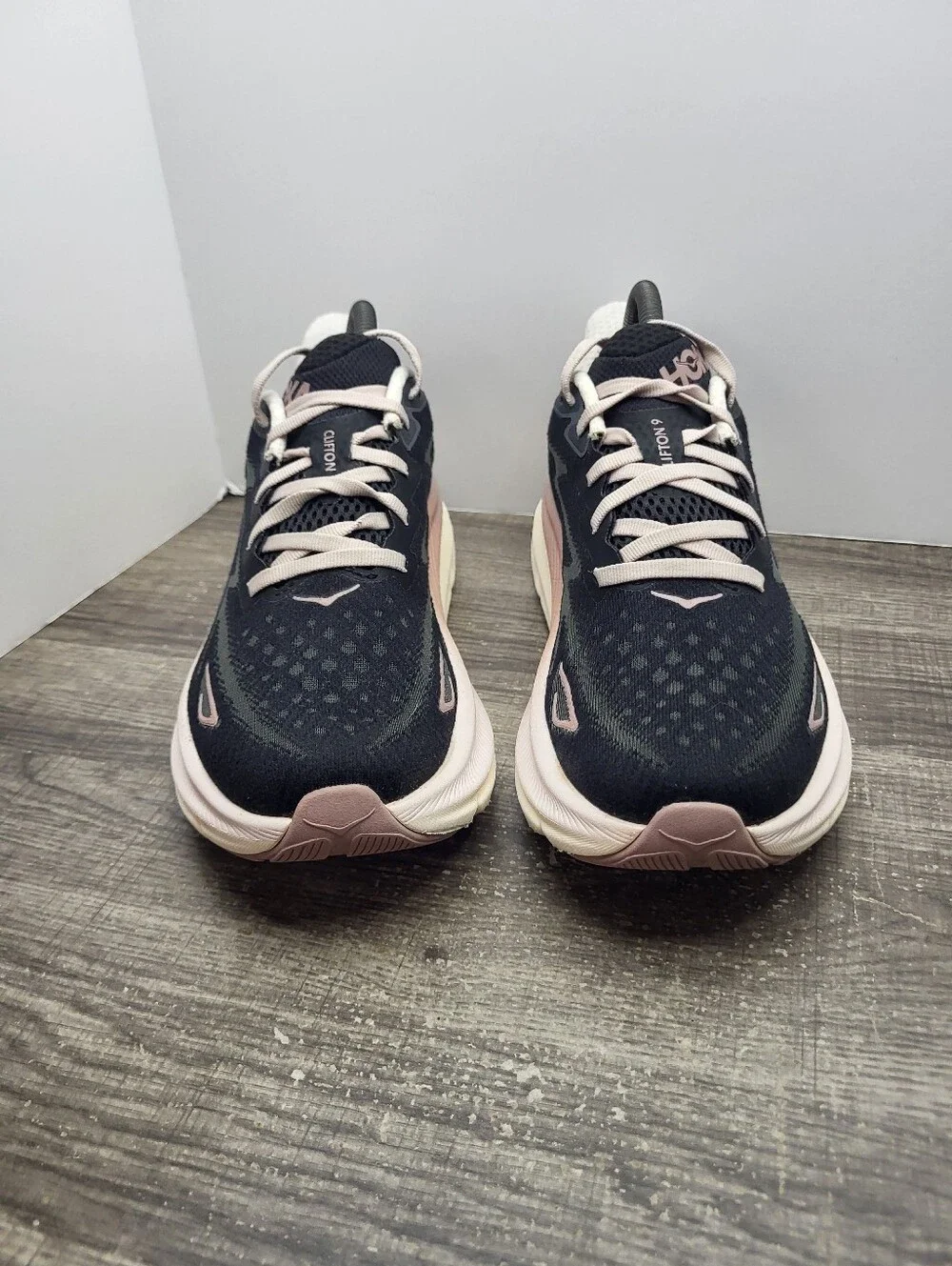 Hoka One One Clifton 9 Shoes Womens Size 8 B Black Running Comfort Walking Gym